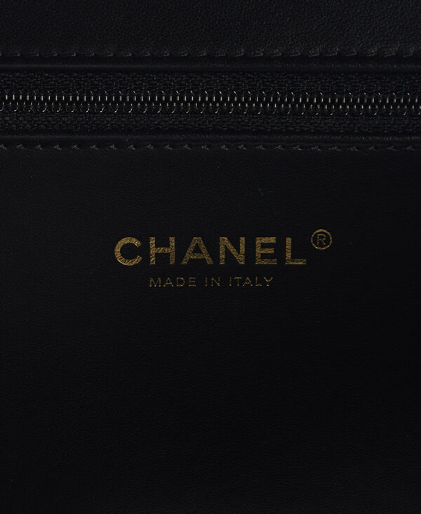 Chanel Filigree Vanity Case Large – (ex)bags