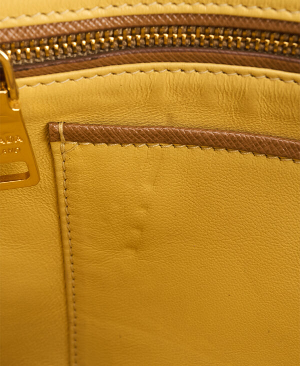 Prada Zip Clutch – (ex)bags