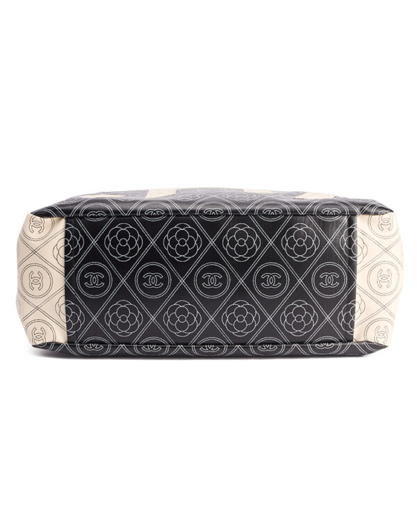 Chanel Camellia Shopping Tote Medium – (ex)bags
