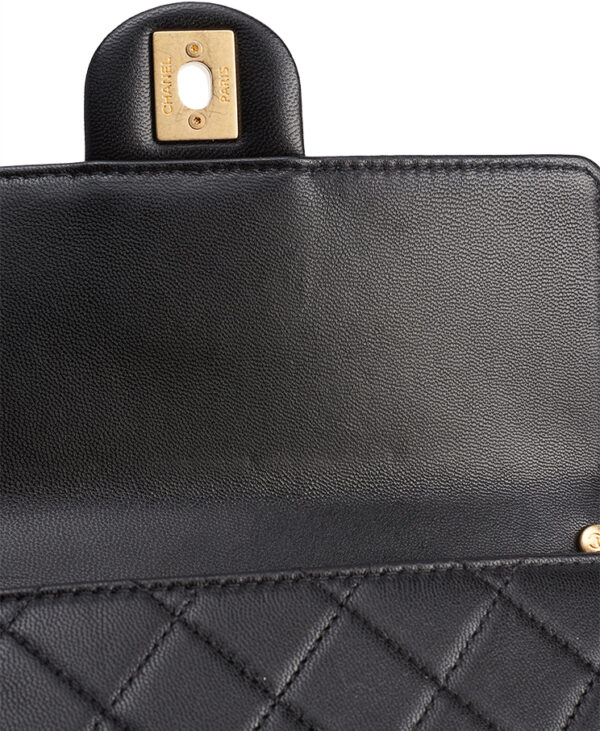 Chanel Crystal Pearl Flap Bag – (ex)bags