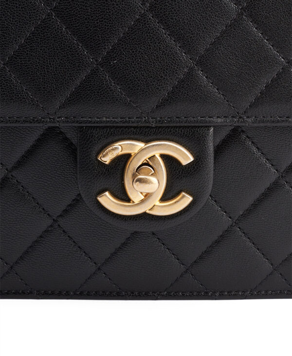 Chanel Crystal Pearl Square Flap Bag – (ex)bags