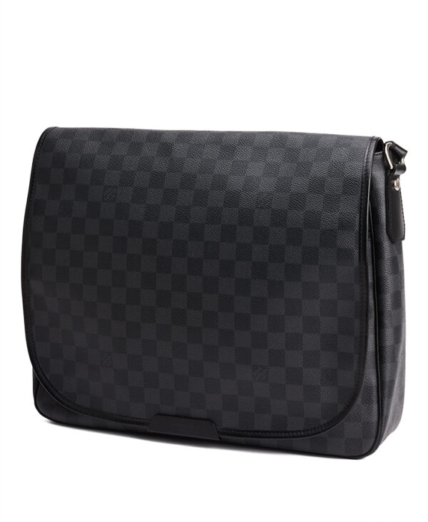 Louis Vuitton Daniel Messenger Bag MM – (ex)bags