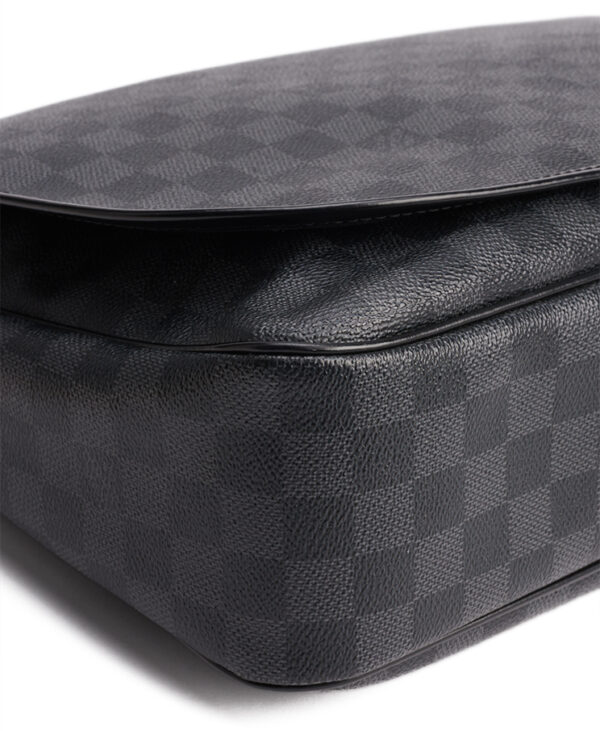 Louis Vuitton Daniel Messenger Bag MM – (ex)bags