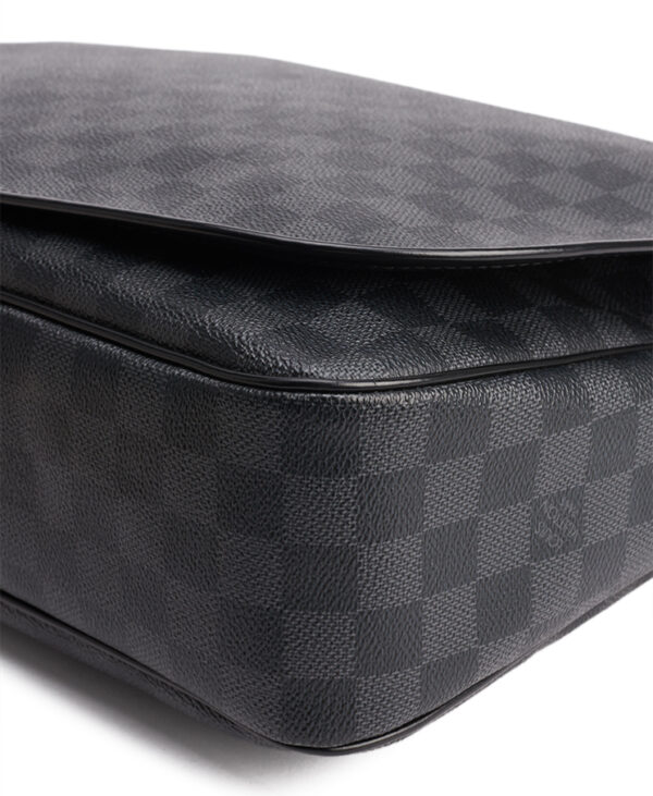 Louis Vuitton Daniel Messenger Bag MM – (ex)bags