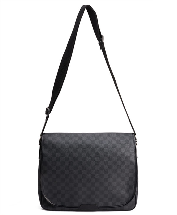 Louis Vuitton Daniel Messenger Bag MM – (ex)bags
