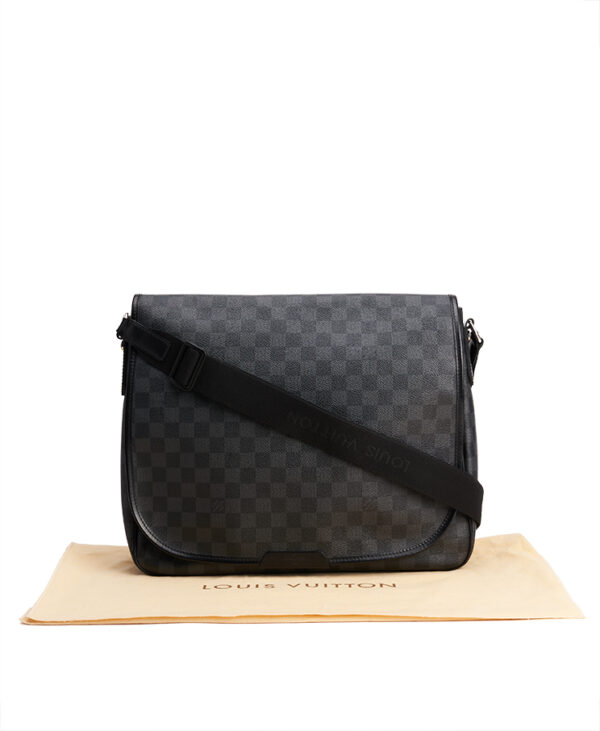 Louis Vuitton Daniel Messenger Bag MM – (ex)bags