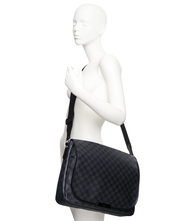 Louis Vuitton Daniel Messenger Bag MM – (ex)bags