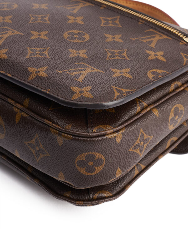 Louis Vuitton Pochette Metis – (ex)bags