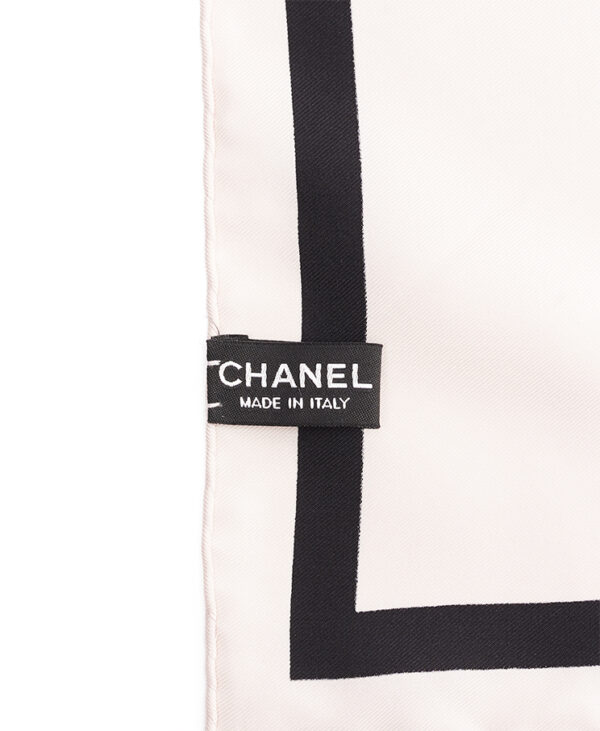 Chanel CC Scarf – (ex)bags