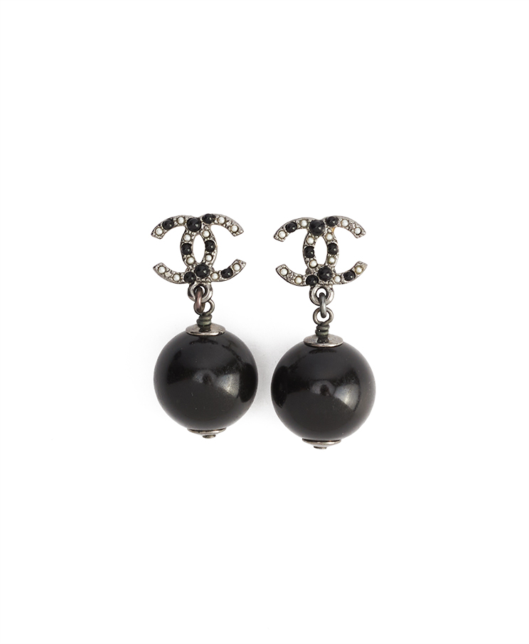Chanel СС Pearl Drop Earrings